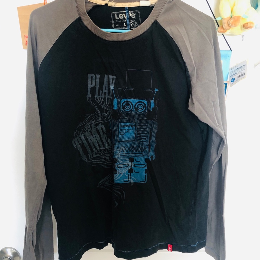 Levi’s men’s tee-long sleeve